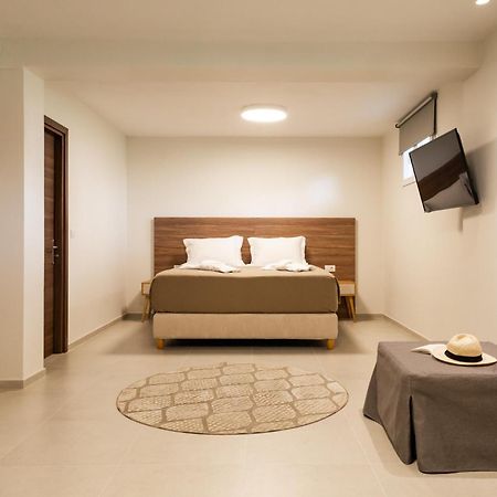 Hotel Mikros Paradisos Σύβοτα Εξωτερικό φωτογραφία