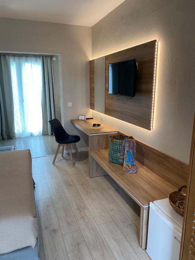 Hotel Mikros Paradisos Σύβοτα Εξωτερικό φωτογραφία