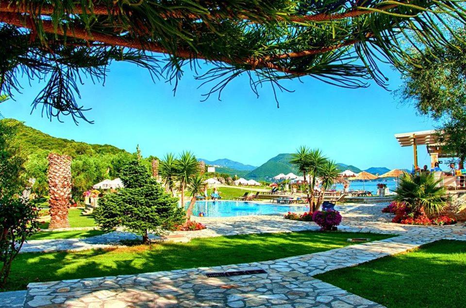 Hotel Mikros Paradisos Σύβοτα Εξωτερικό φωτογραφία
