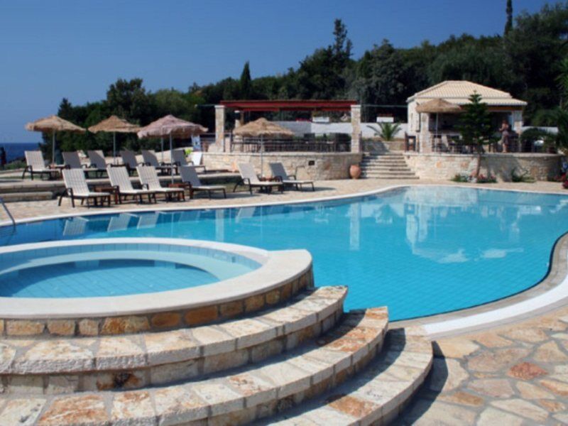 Hotel Mikros Paradisos Σύβοτα Εξωτερικό φωτογραφία